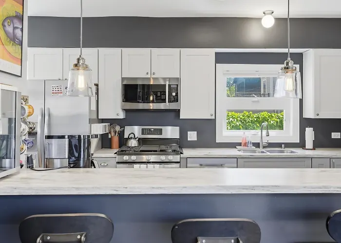 Charming Andersonville Coach House 3br 2,5ba Townhouse Ferienhaus