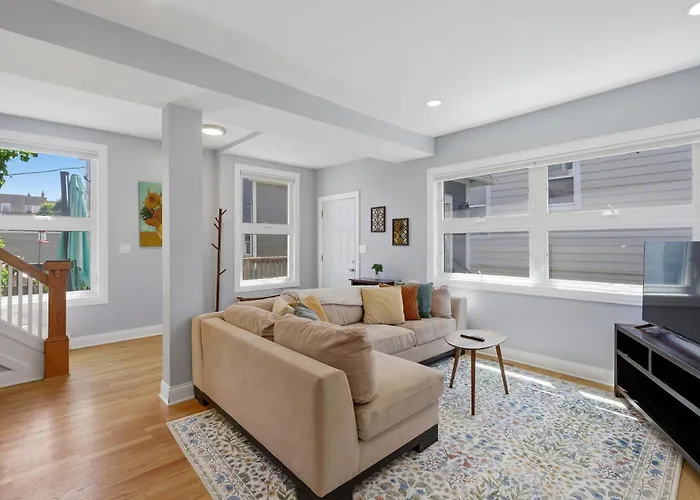 Ferienhaus Charming Andersonville Coach House 3br 2,5ba Townhouse Chicago