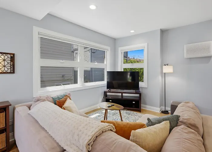 Ferienhaus Charming Andersonville Coach House 3br 2,5ba Townhouse Chicago