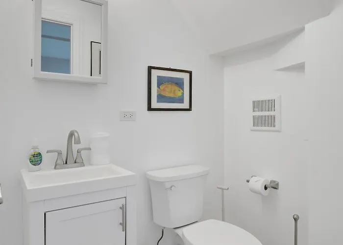 Charming Andersonville Coach House 3br 2,5ba Townhouse Ferienhaus