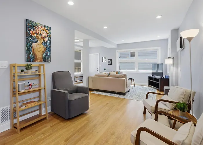 Ferienhaus Charming Andersonville Coach House 3br 2,5ba Townhouse