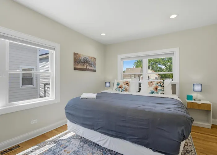 Charming Andersonville Coach House 3br 2,5ba Townhouse Ferienhaus