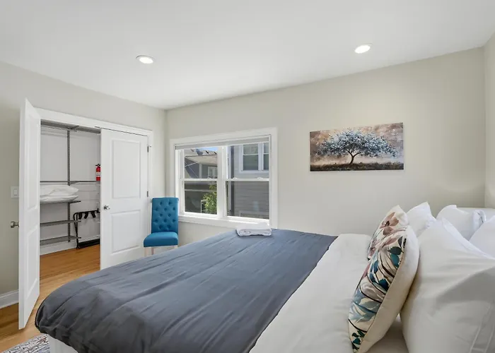 Charming Andersonville Coach House 3br 2,5ba Townhouse Ferienhaus *