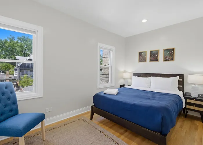 Ferienhaus Charming Andersonville Coach House 3br 2,5ba Townhouse Chicago