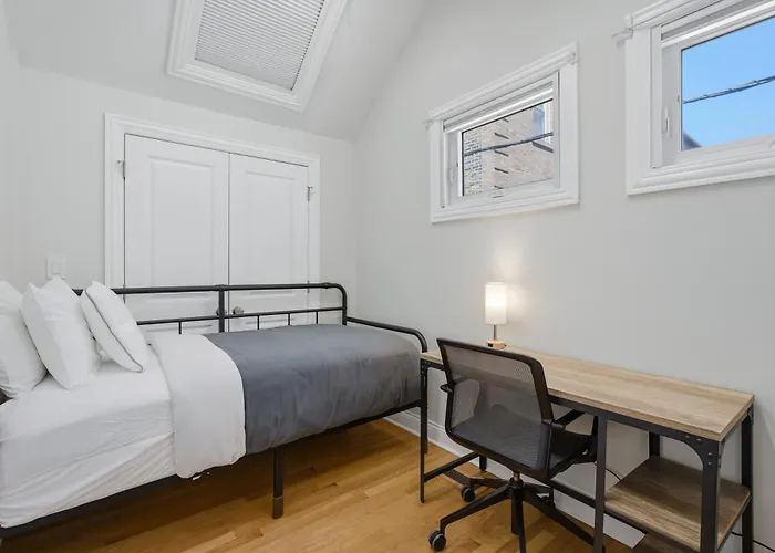 Charming Andersonville Coach House 3br 2,5ba Townhouse * Chicago